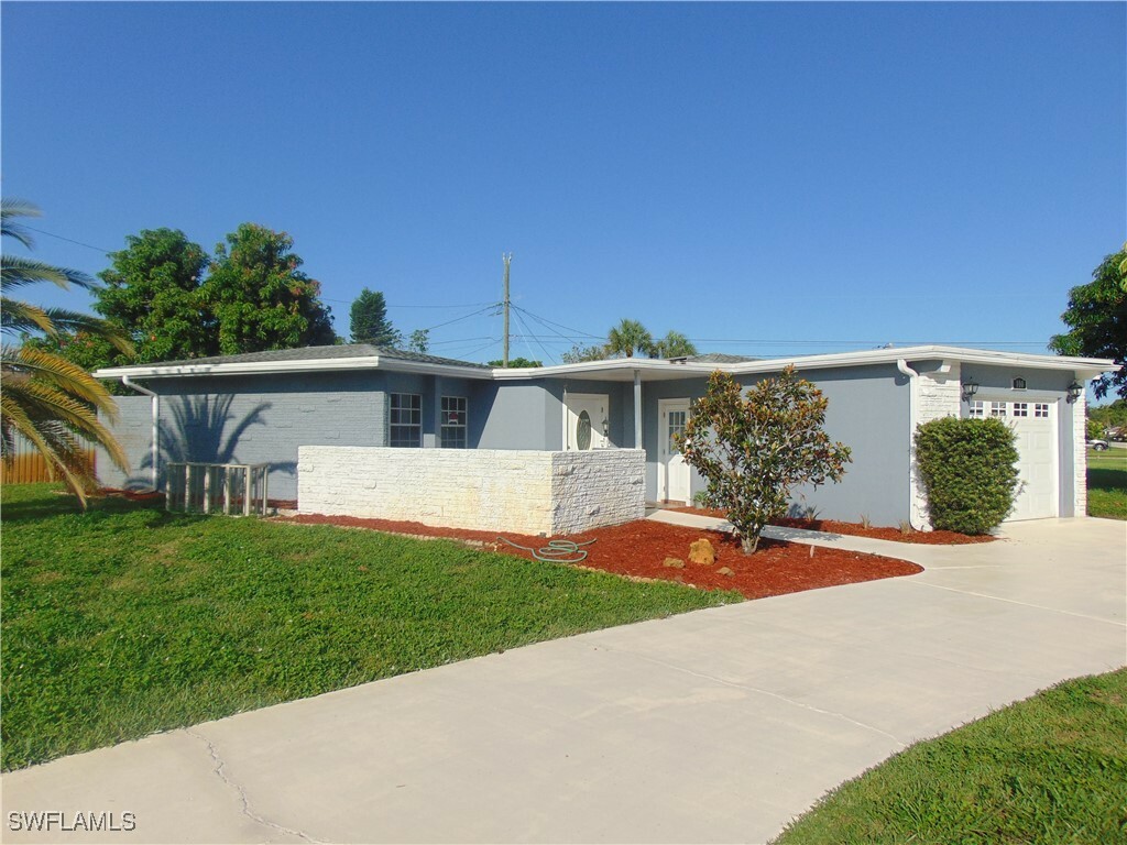 Property Photo: 100 Waterview Avenue FL 33936