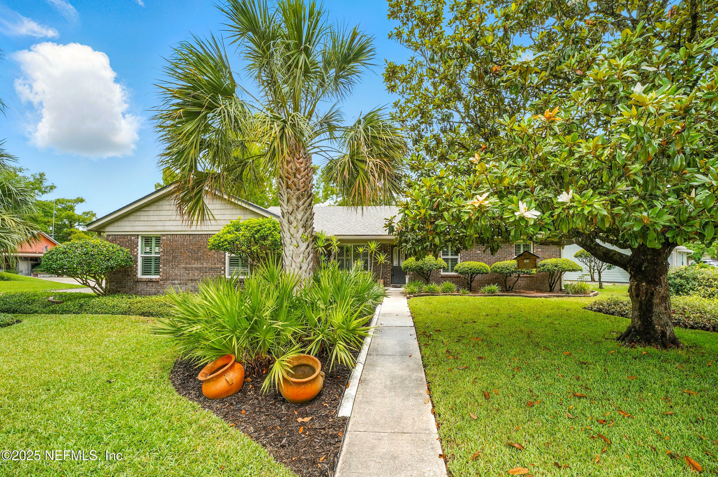 Property Photo: 11019 Crumpet Court FL 32257