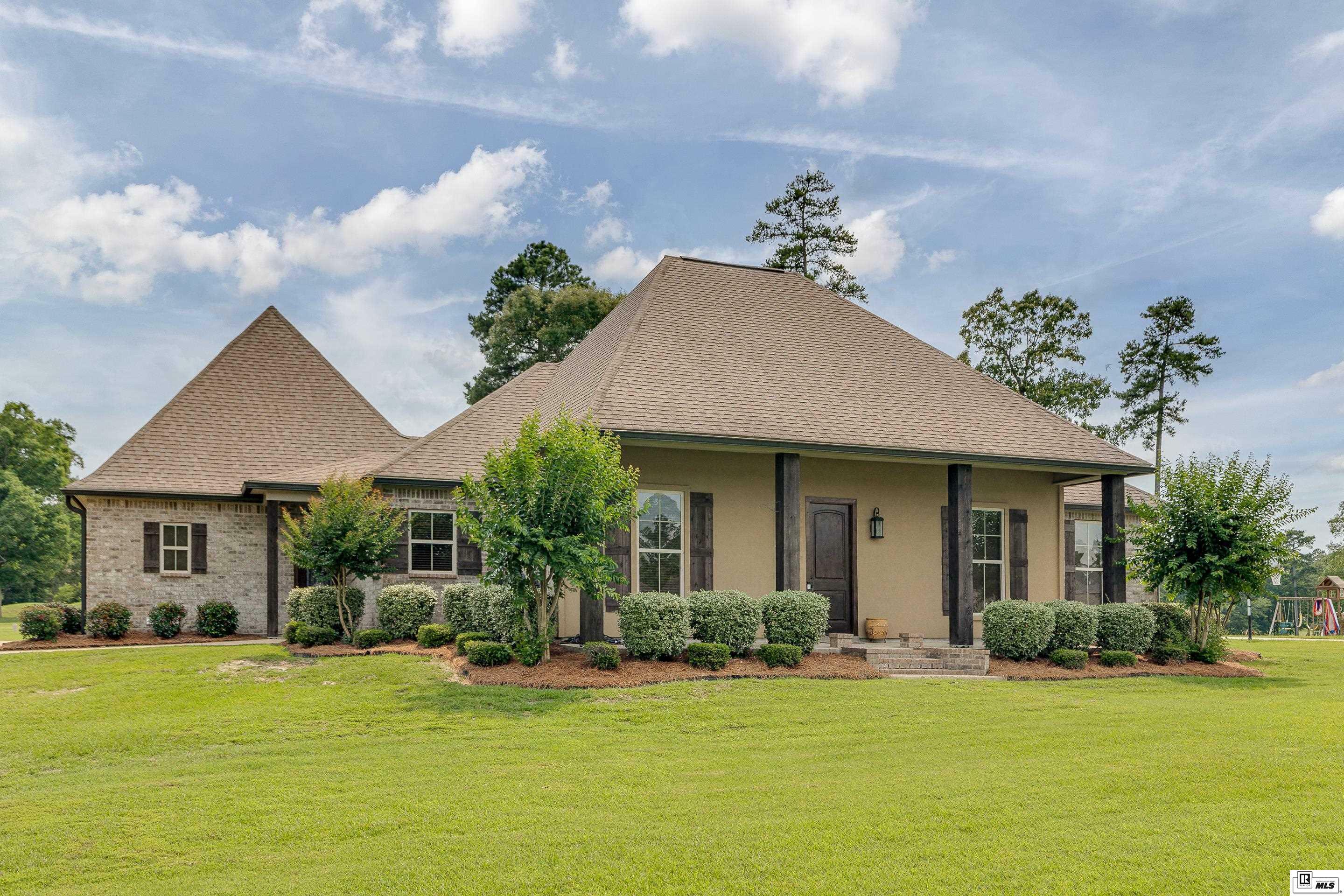 Property Photo: 202 Pinehurst Circle LA 71225
