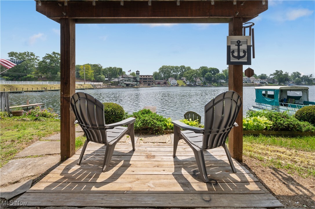 Property Photo:  472 Saunders Avenue  OH 44319 