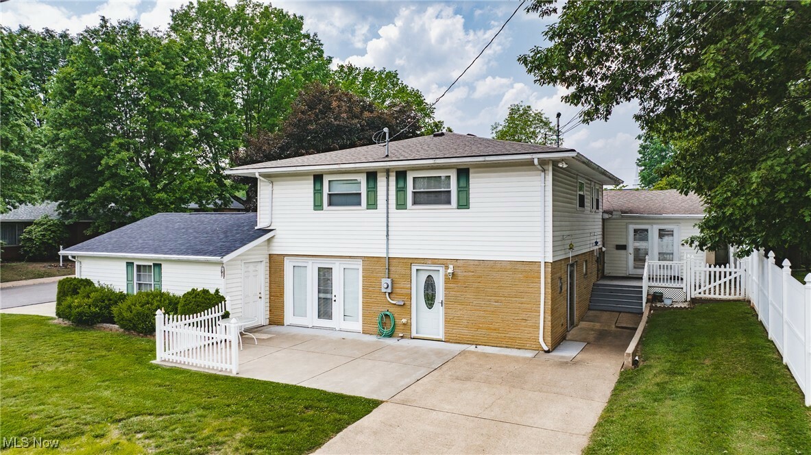 Property Photo: 1905 Lewis Avenue WV 26104