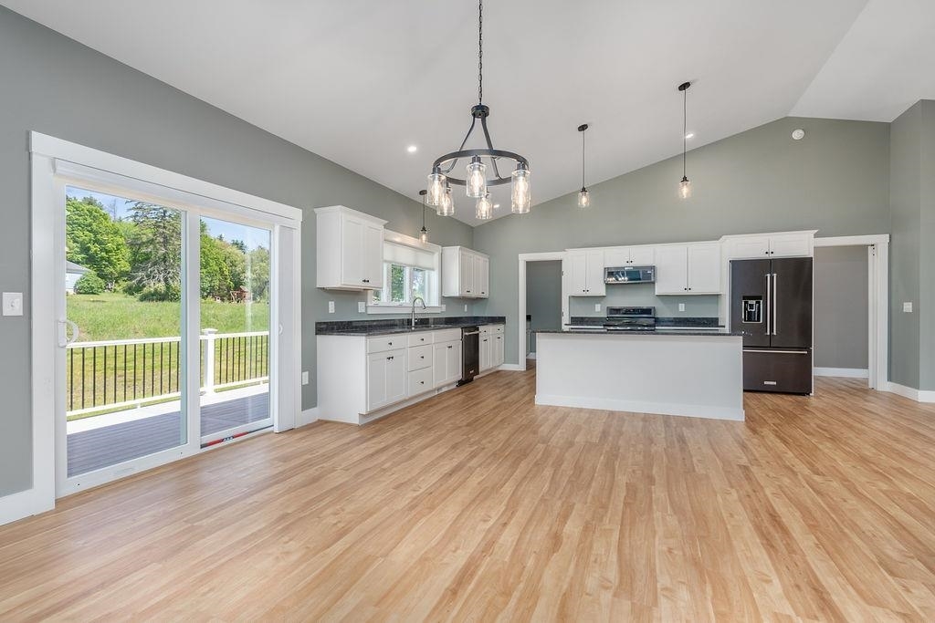 Property Photo: 5 Midmark Lane NH 03301