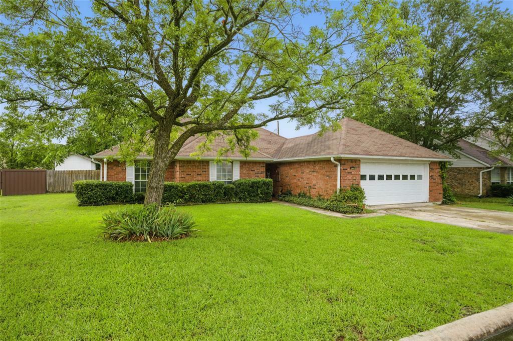 Property Photo: 111 Christopher Drive TX 75432
