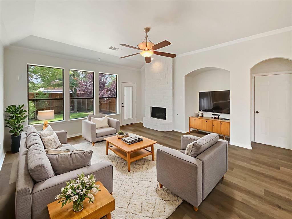 Property Photo: 2140 Heather Glen Drive TX 75087