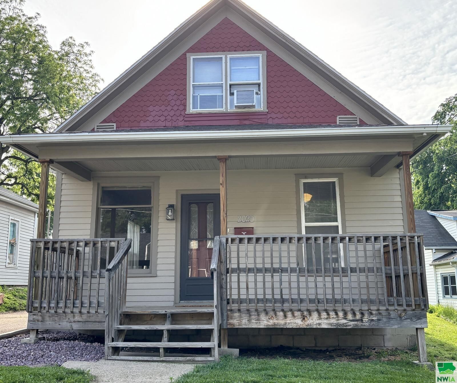 Property Photo: 2020 S Patterson St IA 51106