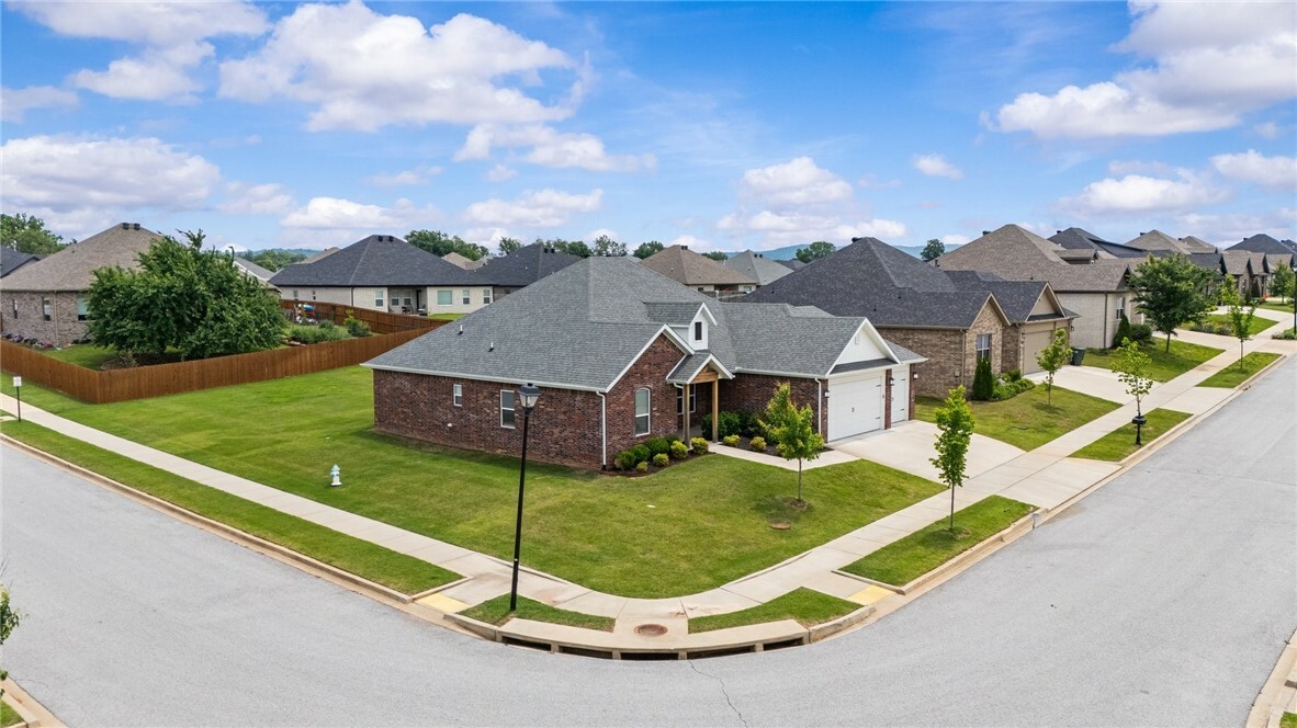 640 N Sabine Pass Road  Fayetteville AR 72704 photo
