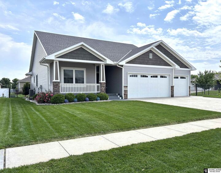 Property Photo:  221 Briarwood Lane  NE 68434