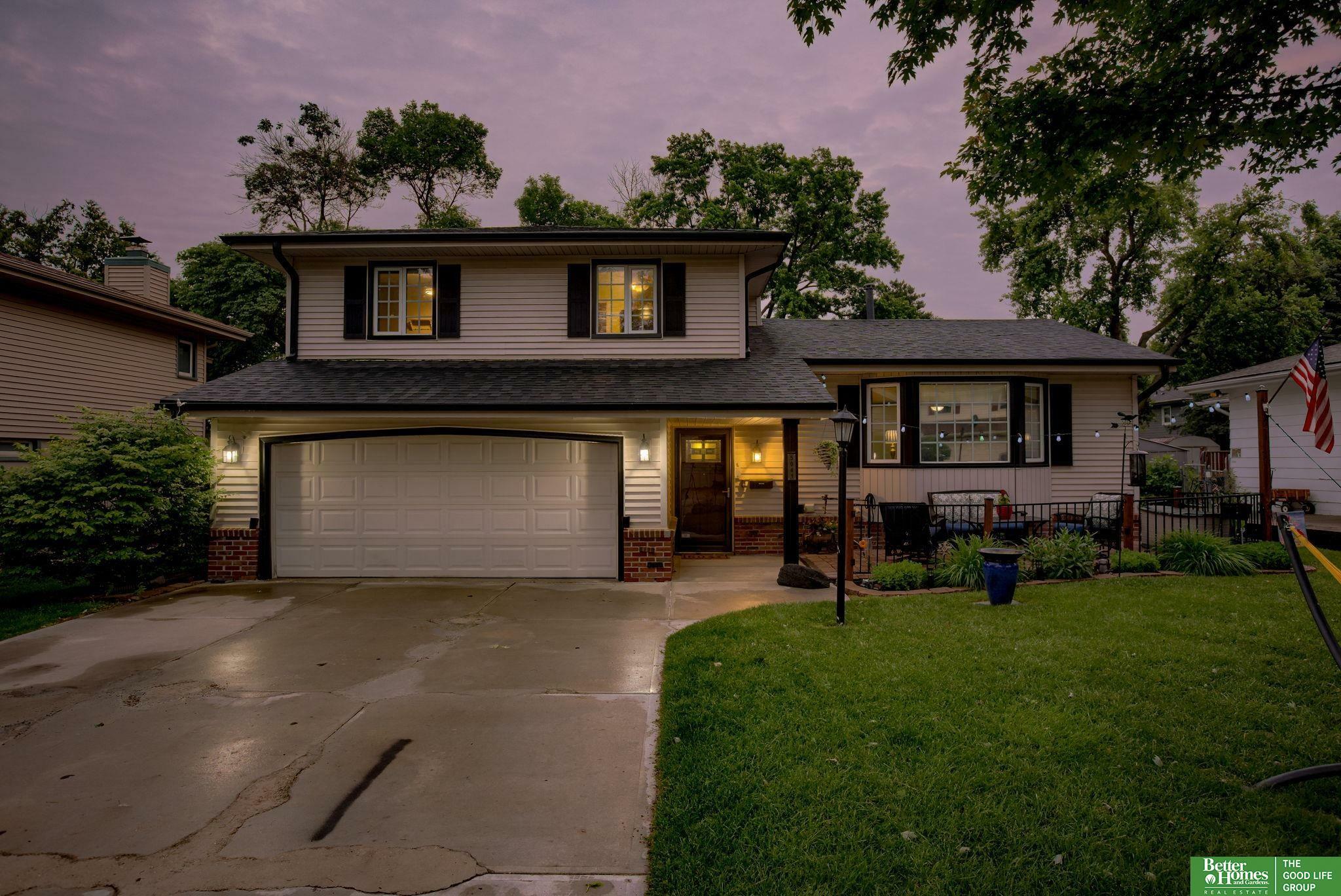 Property Photo: 5041 S 95 Avenue NE 68127
