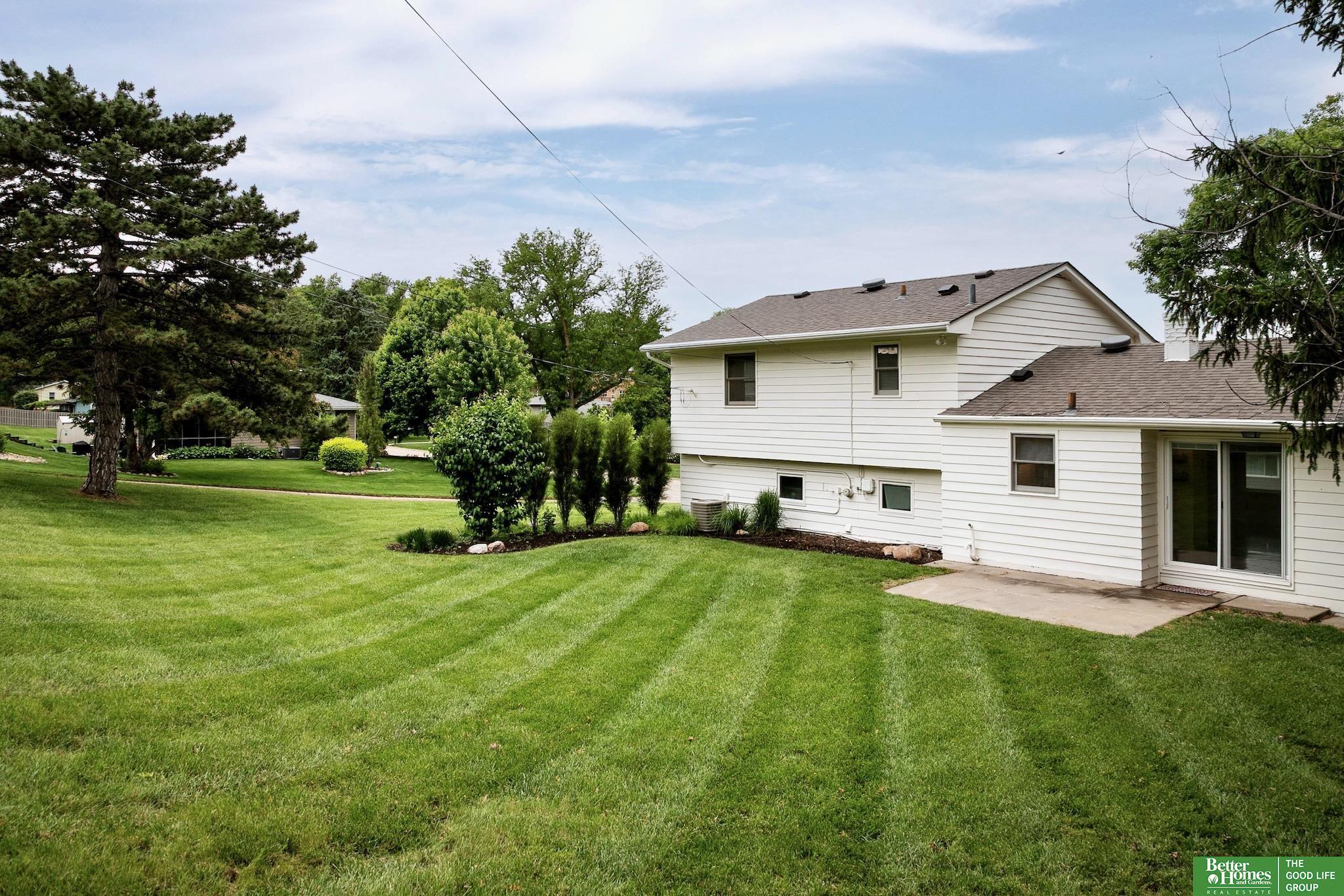Property Photo: 2833 S 107 Street NE 68124