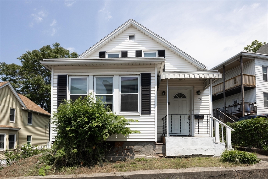 Property Photo: 139 Endicott Street MA 01610