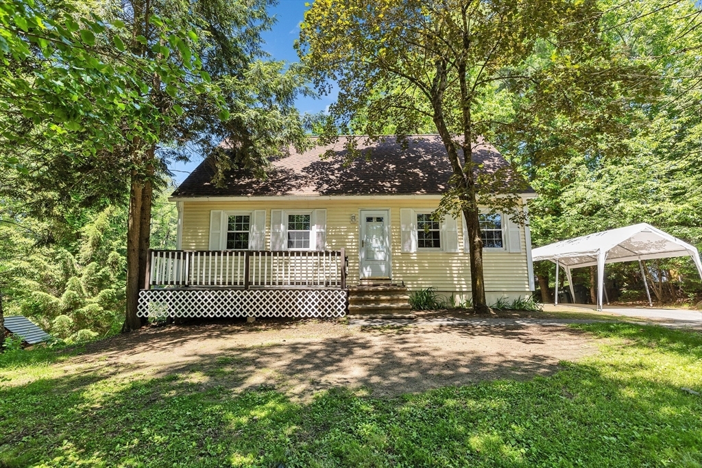 Property Photo:  11 Mayflower  NH 03054 