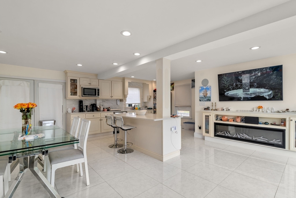 Property Photo: 27 Hamilton Pl MA 02494