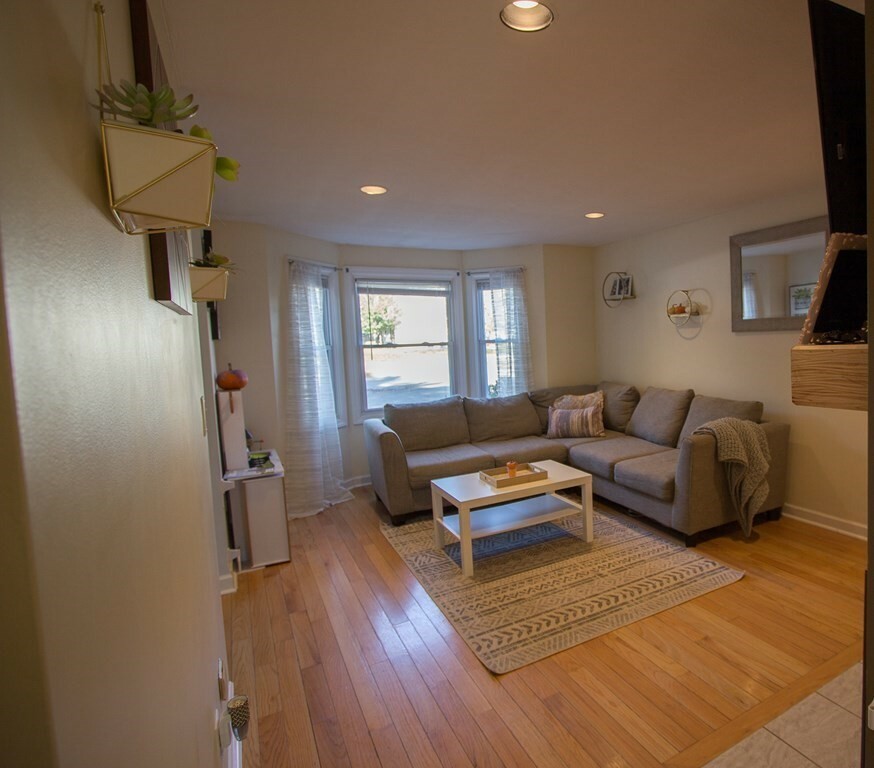 Property Photo:  69 Leonard Street 6  MA 02767 