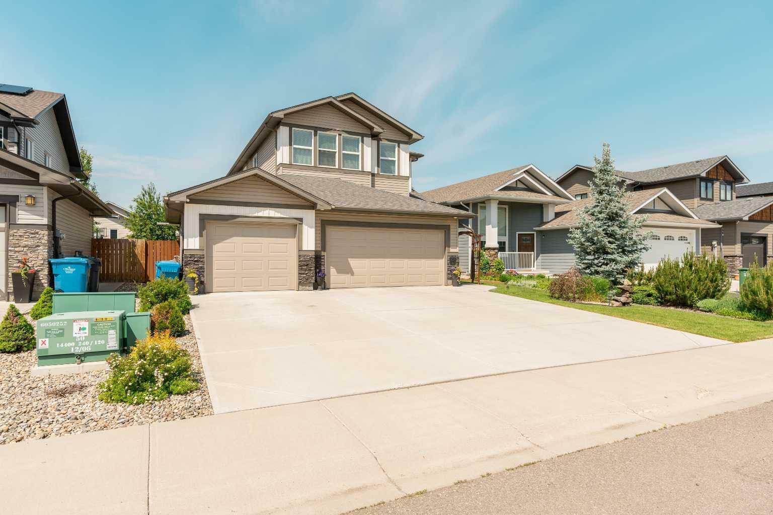Property Photo: 457 Westgate Crescent AB T1M 0E1