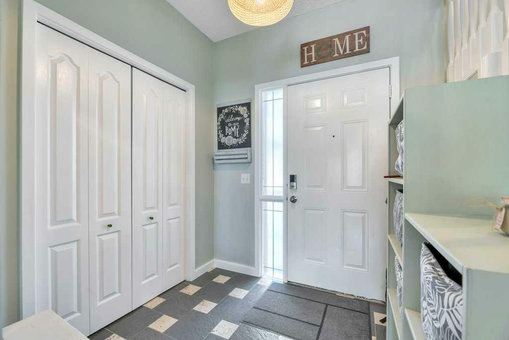 Photo de la propriété: 43 Crystal Shores Road AB T1S 2H6