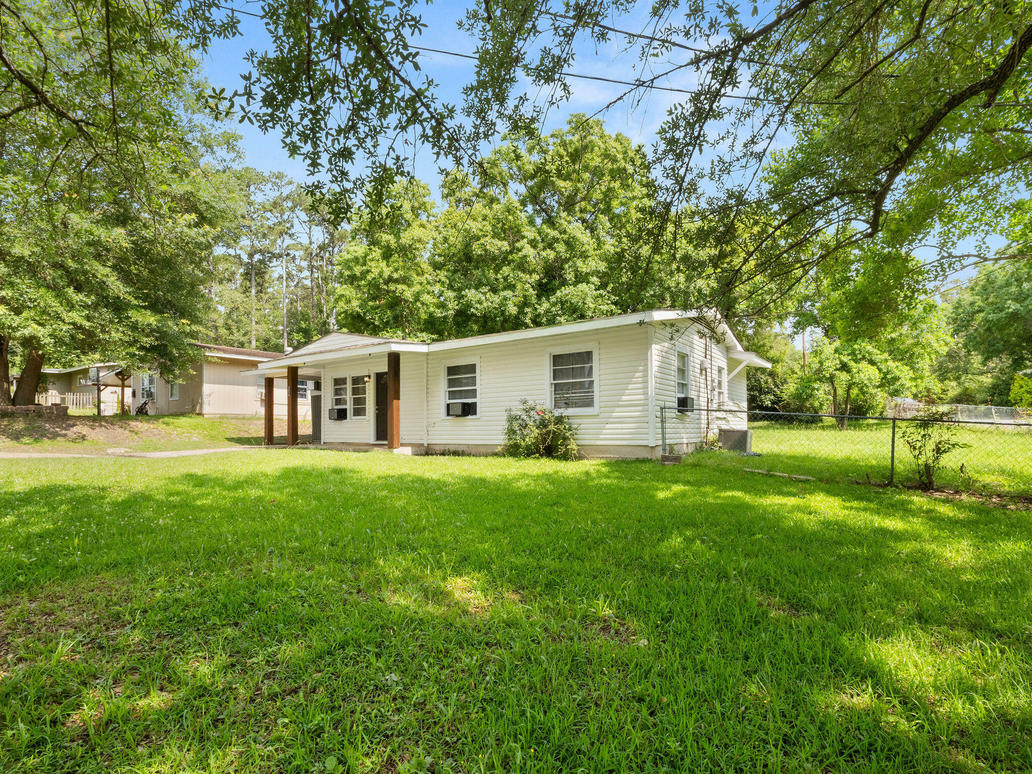 Property Photo: 1314 Oak Dr LA 71446