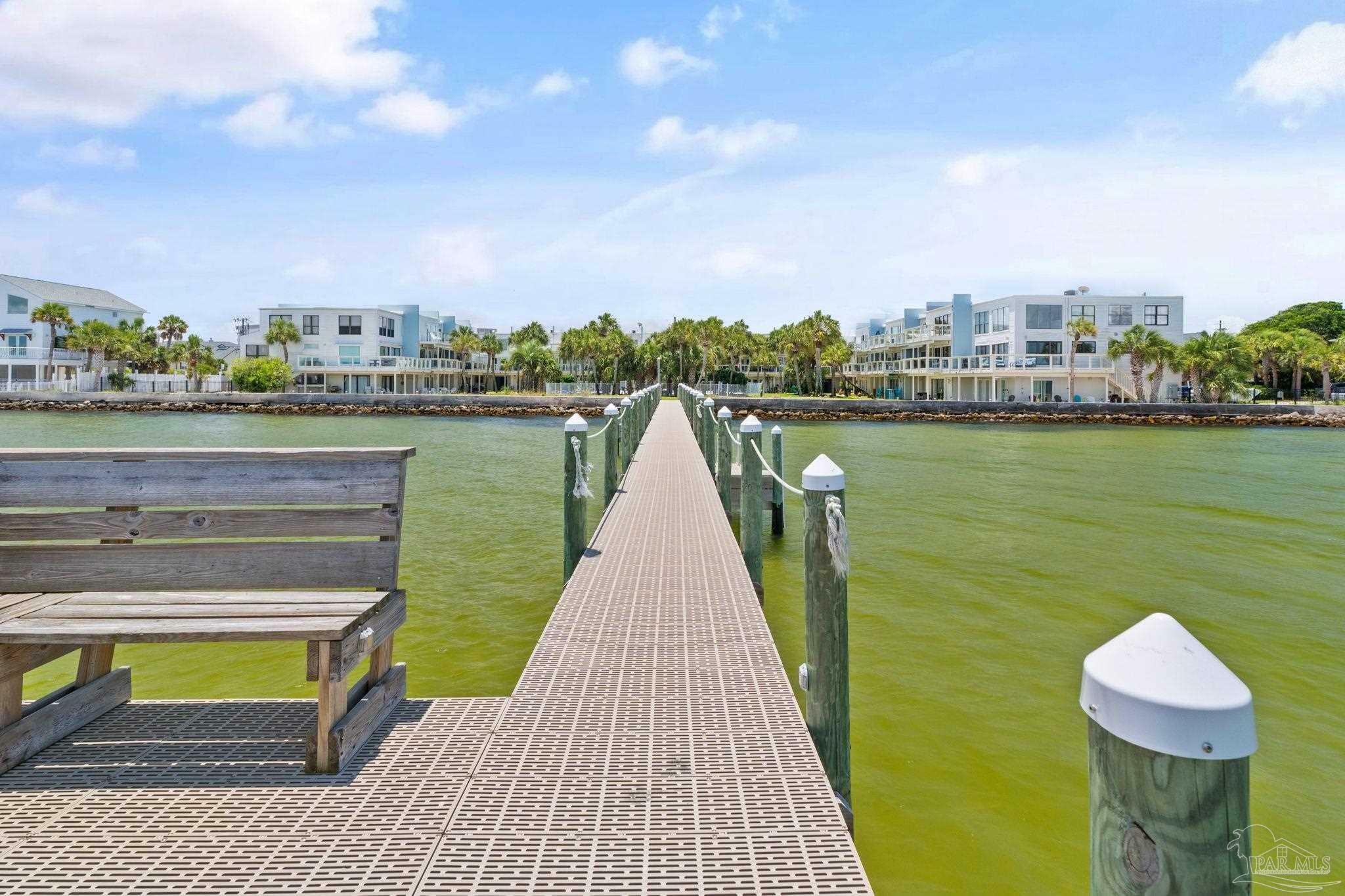 Property Photo: 1511 Via Deluna Dr FL 32561
