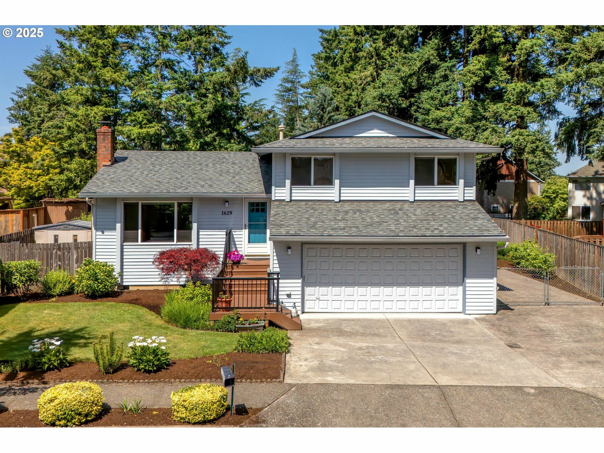 Property Photo: 1629 NW Orchard Ave OR 97030