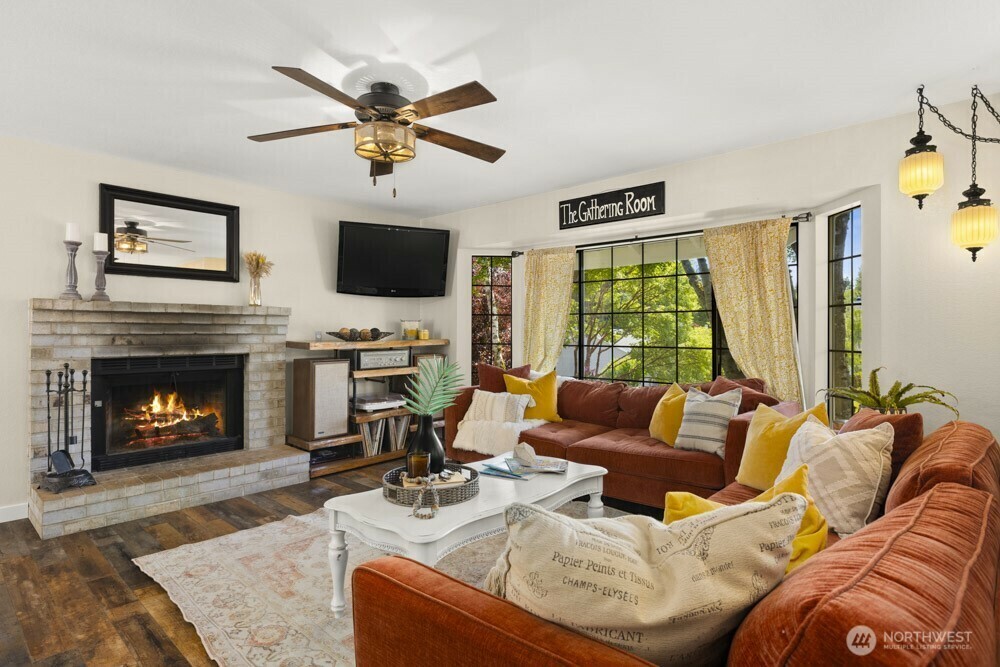 Property Photo:  25002  168th Place SE  WA 98042 