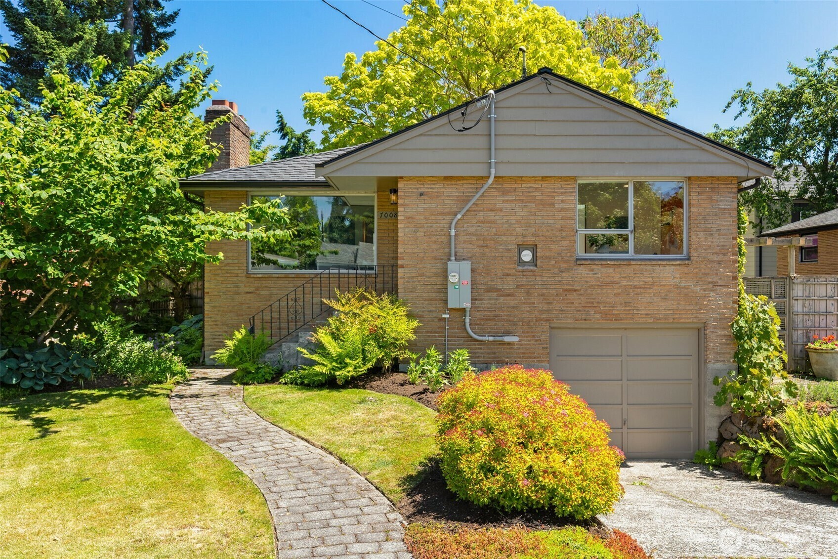 7008  25th Avenue NE  Seattle WA 98115 photo