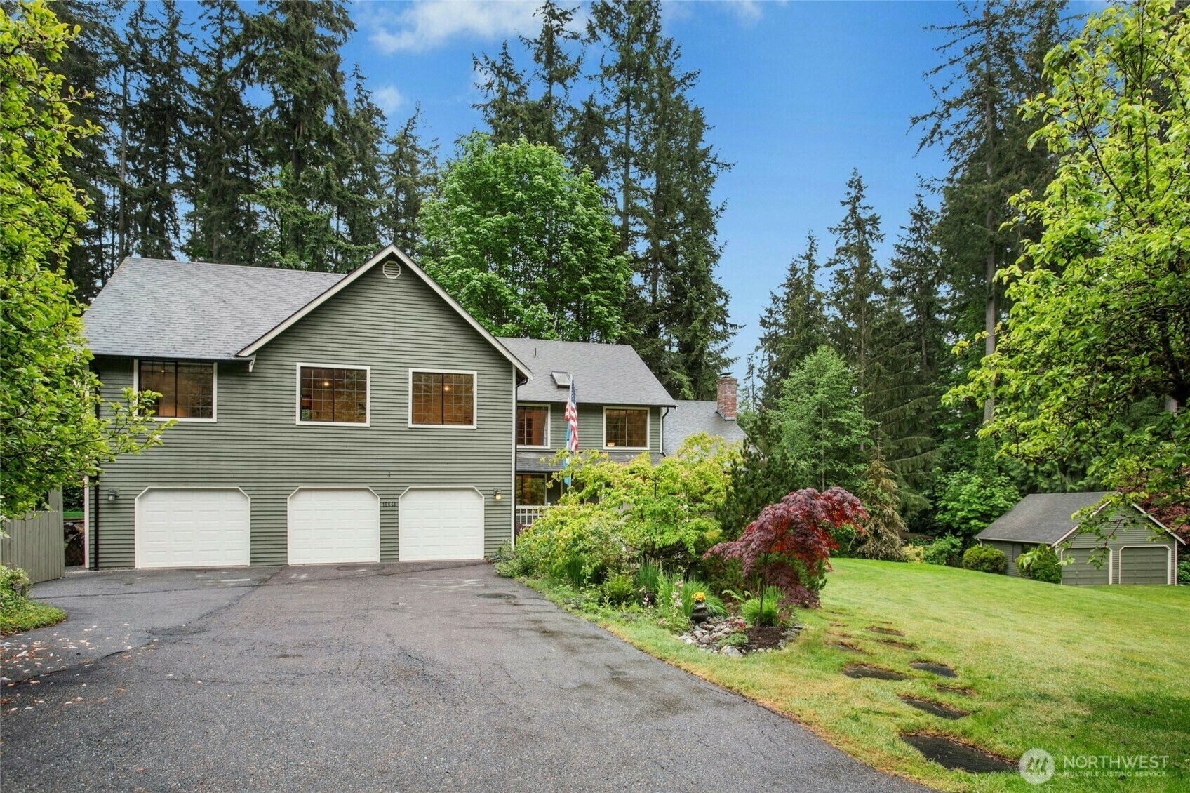 Property Photo: 15841 NE 162nd Street WA 98072