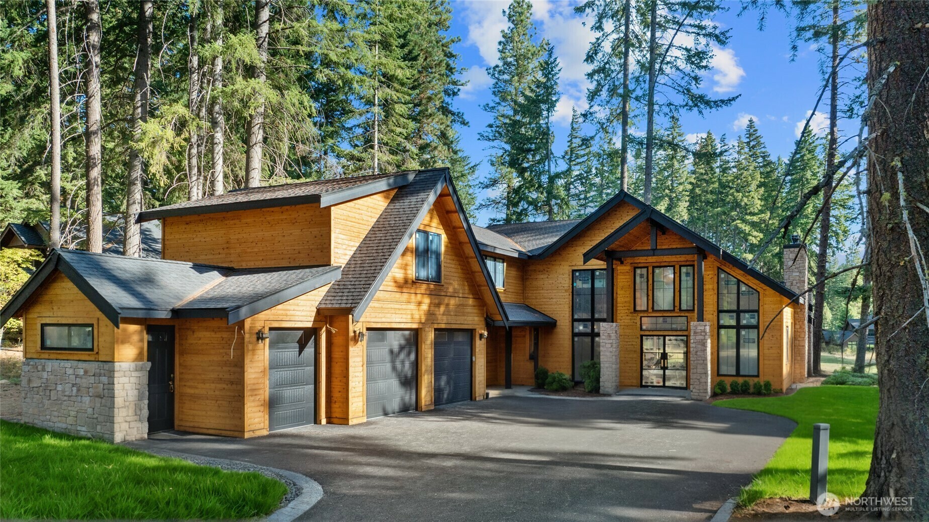 Property Photo: 1211 Pinegrass Loop WA 98922