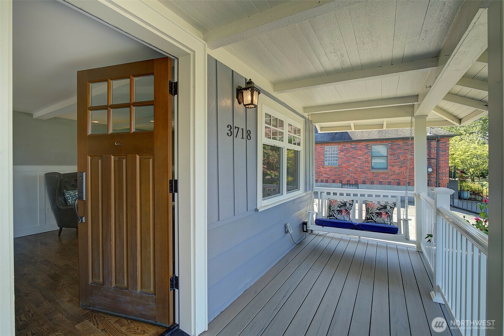 Property Photo: 3718 Walnut Avenue SW WA 98116
