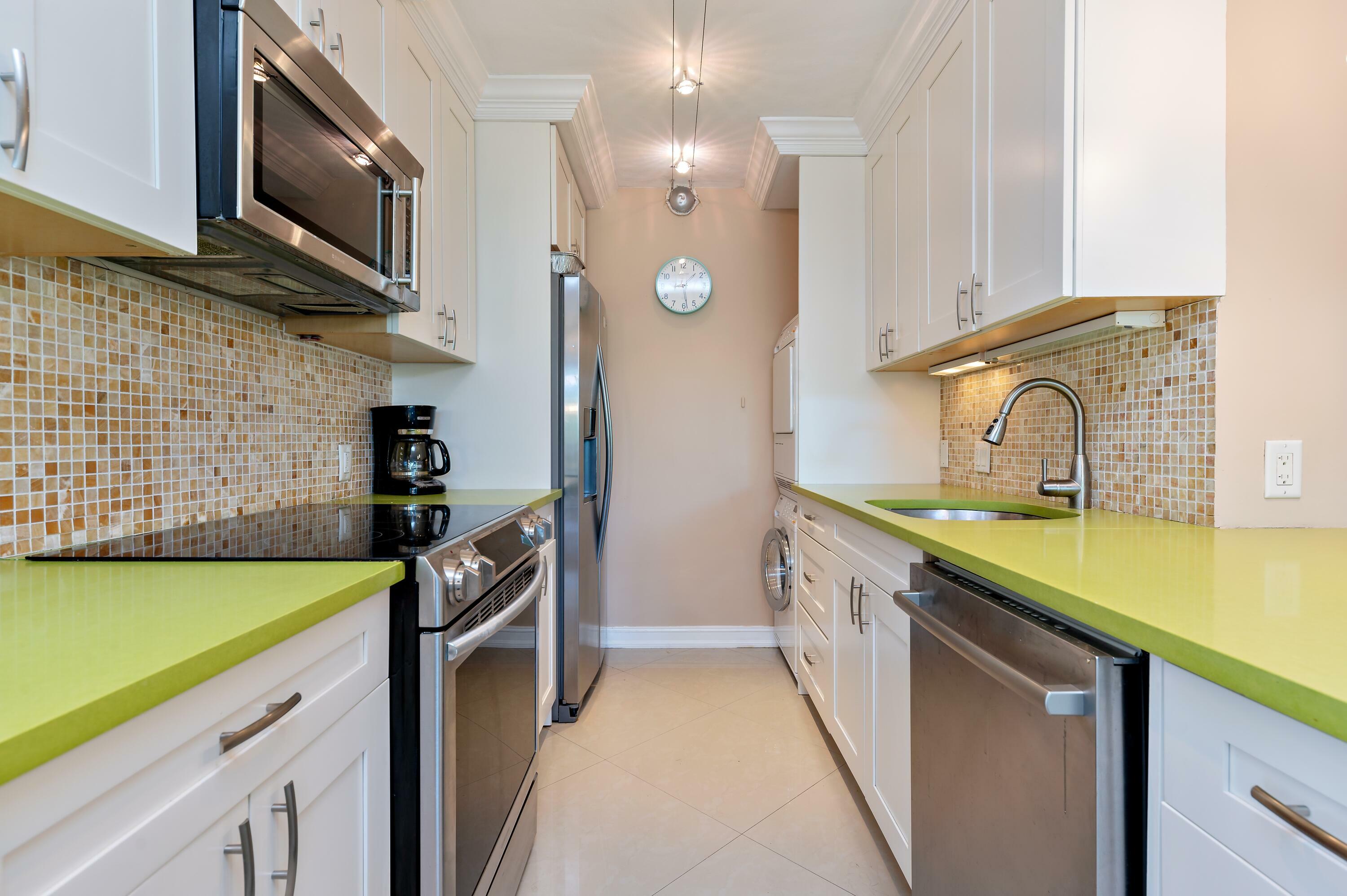Property Photo: 1112 Ocean Terrace 1B FL 33483
