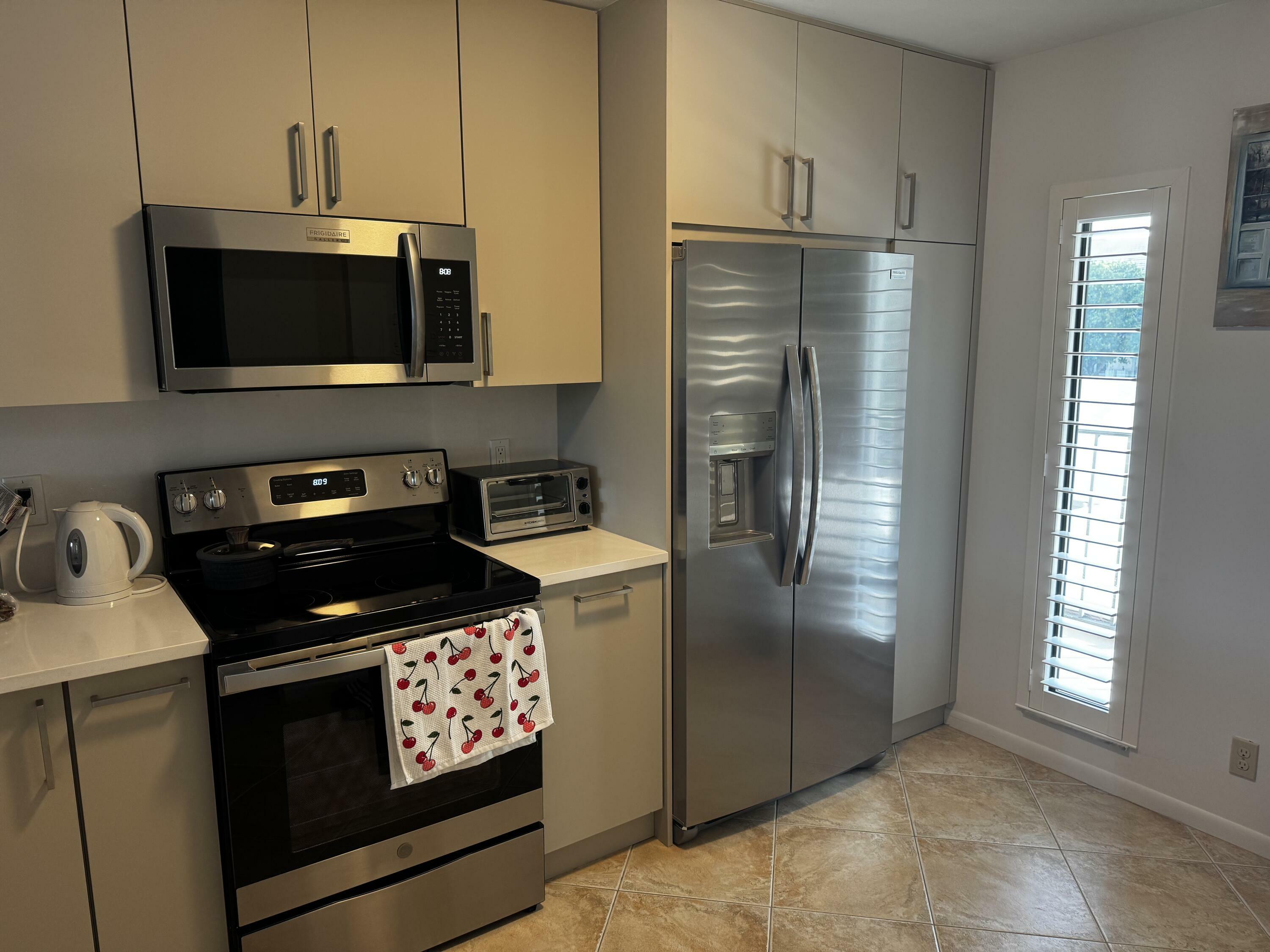 Property Photo: 22 Royal Palm Way 2040 FL 33432