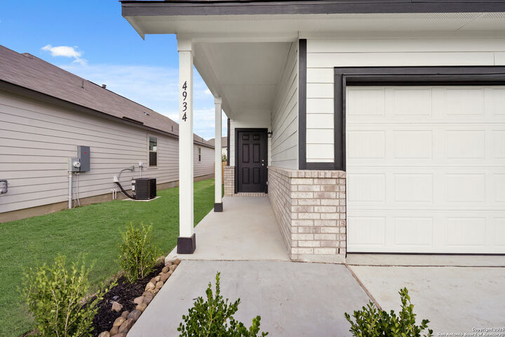 Property Photo:  4934 Blue Ranch  TX 78222 