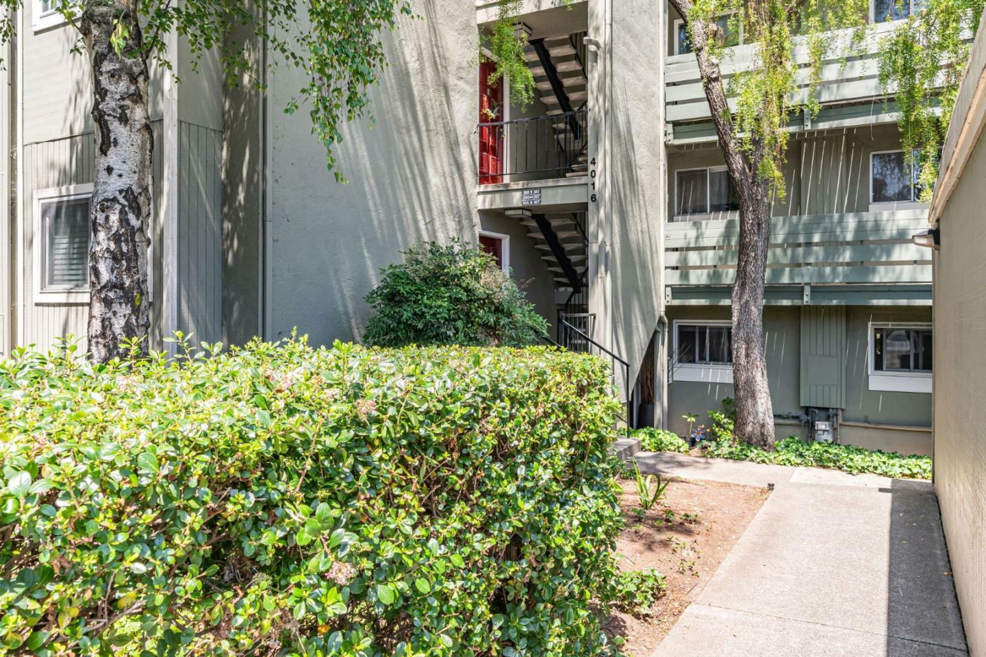 Property Photo:  4016 Farm Hill Boulevard 207  CA 94061 