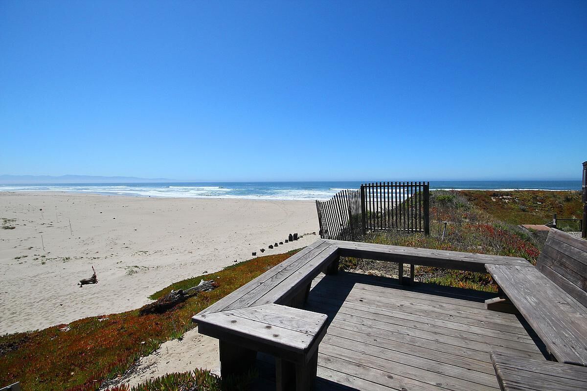 Property Photo:  66 Pelican Point  CA 95076 