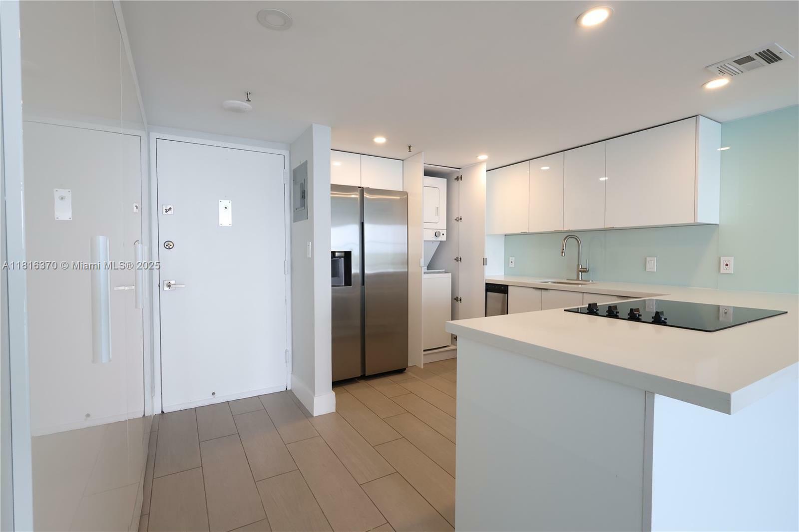 Property Photo: 20515 E Country Club Dr 543 FL 33180