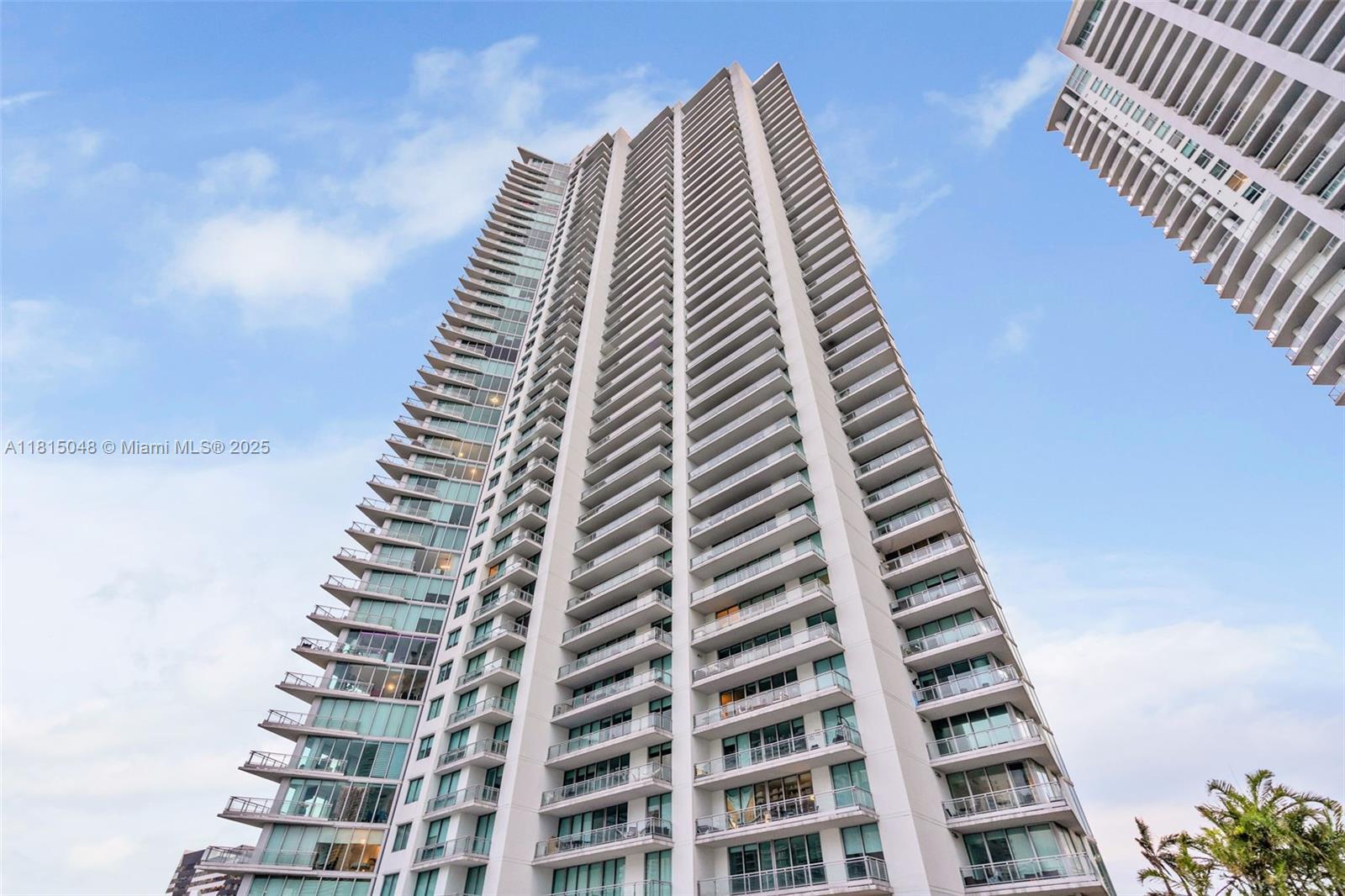 92 SW 3rd St 5204  Miami FL 33130 photo