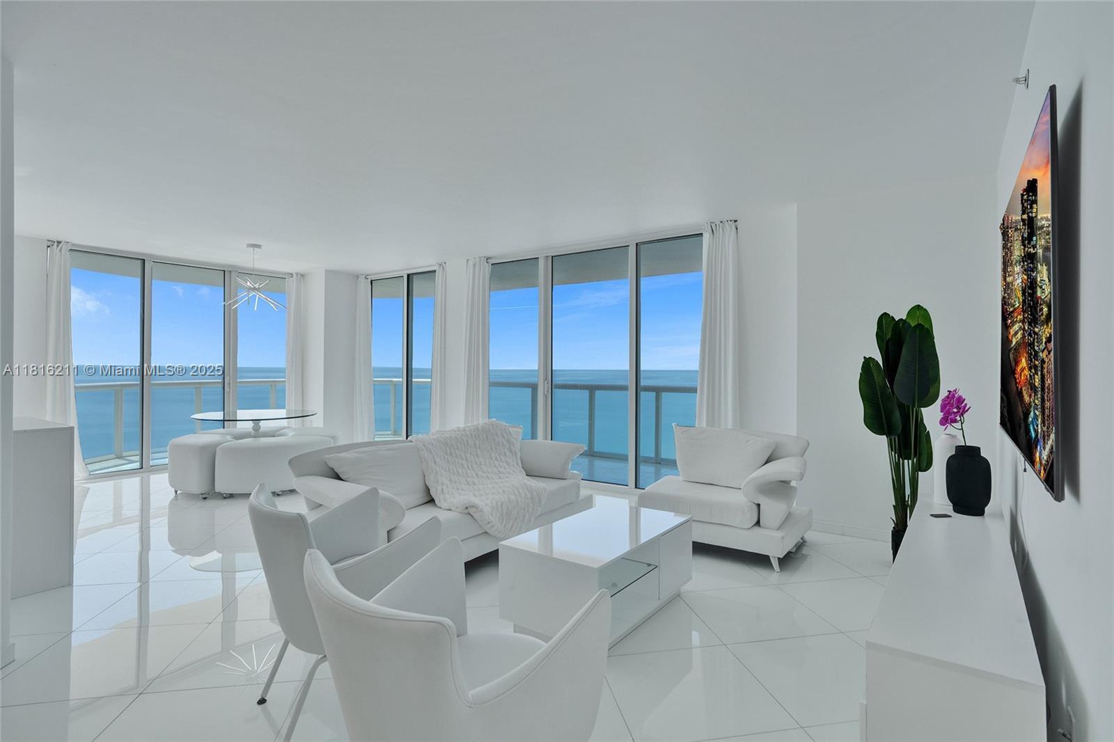 6365 Collins Ave 2403  Miami Beach FL 33141 photo