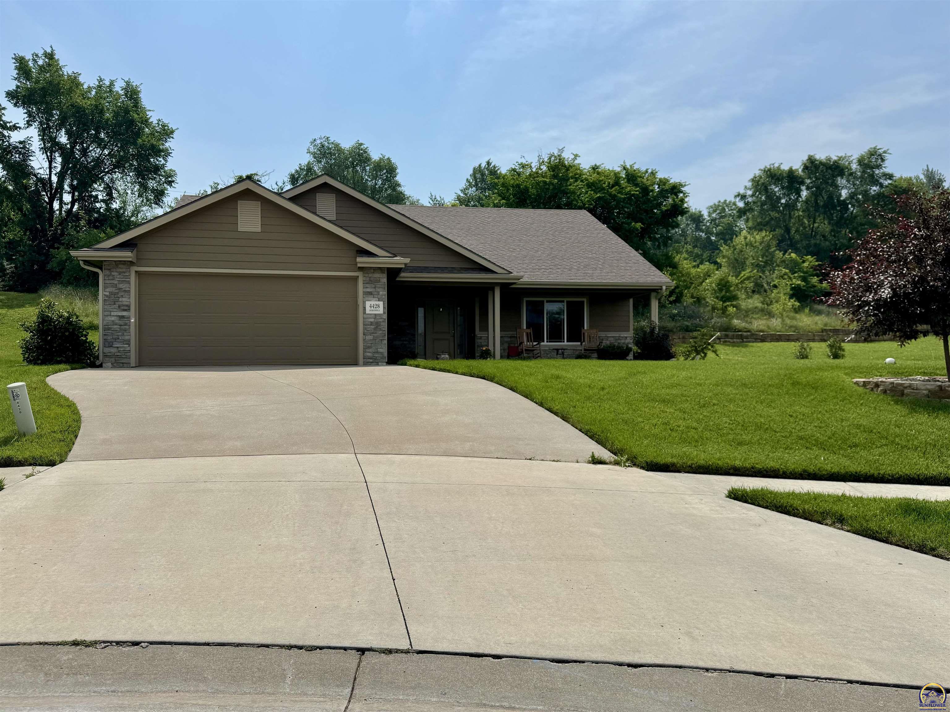 Property Photo: 4428 SW Brandywine Ln KS 66610