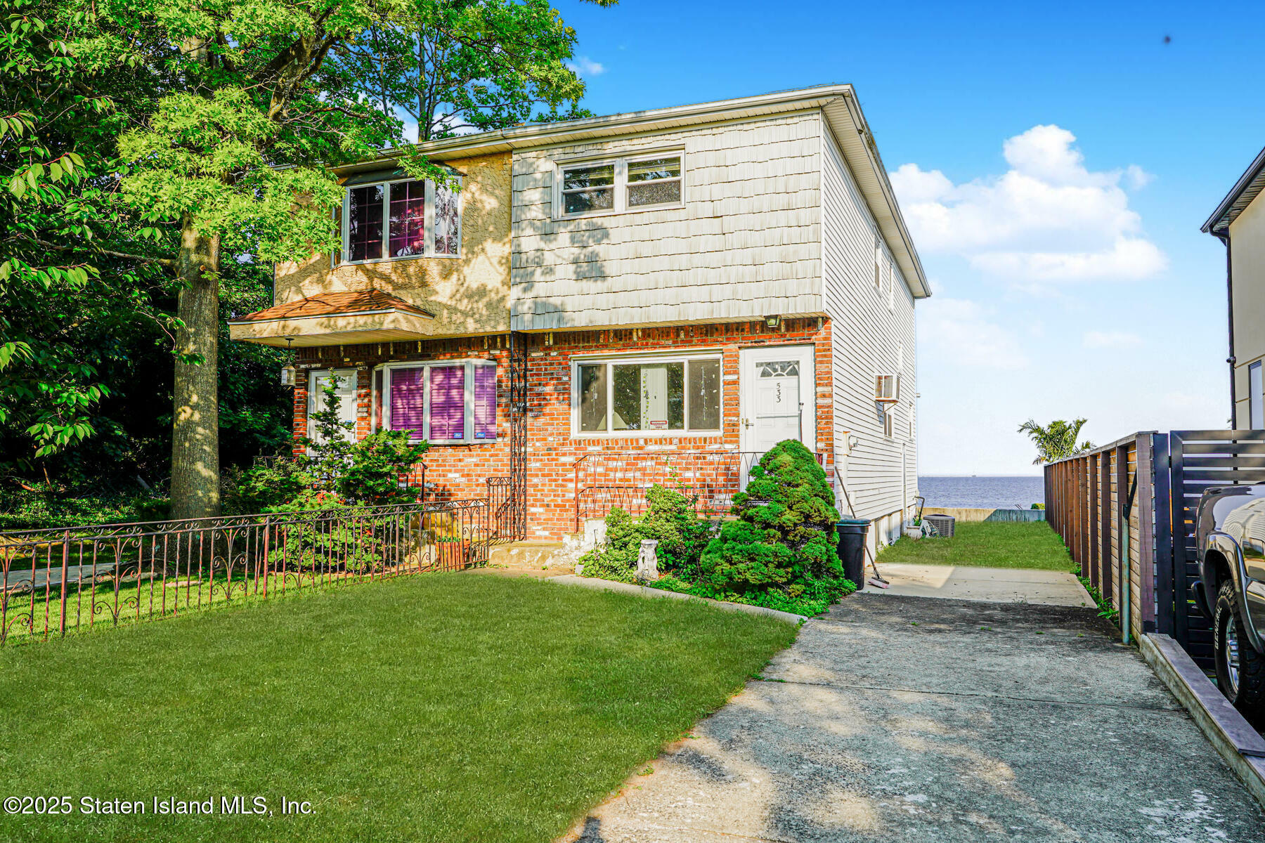 533 Tennyson Drive  Staten Island NY 10312 photo