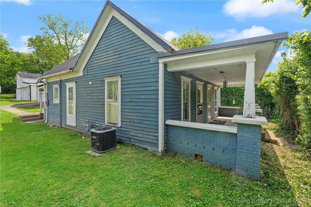 Property Photo: 215 Hancock Street IN 47145