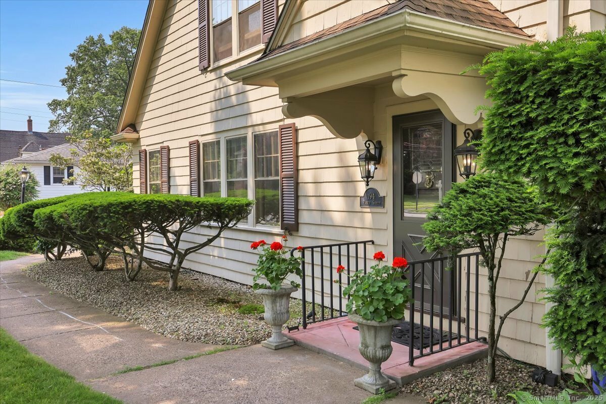 Property Photo: 194 Parker Street CT 06040
