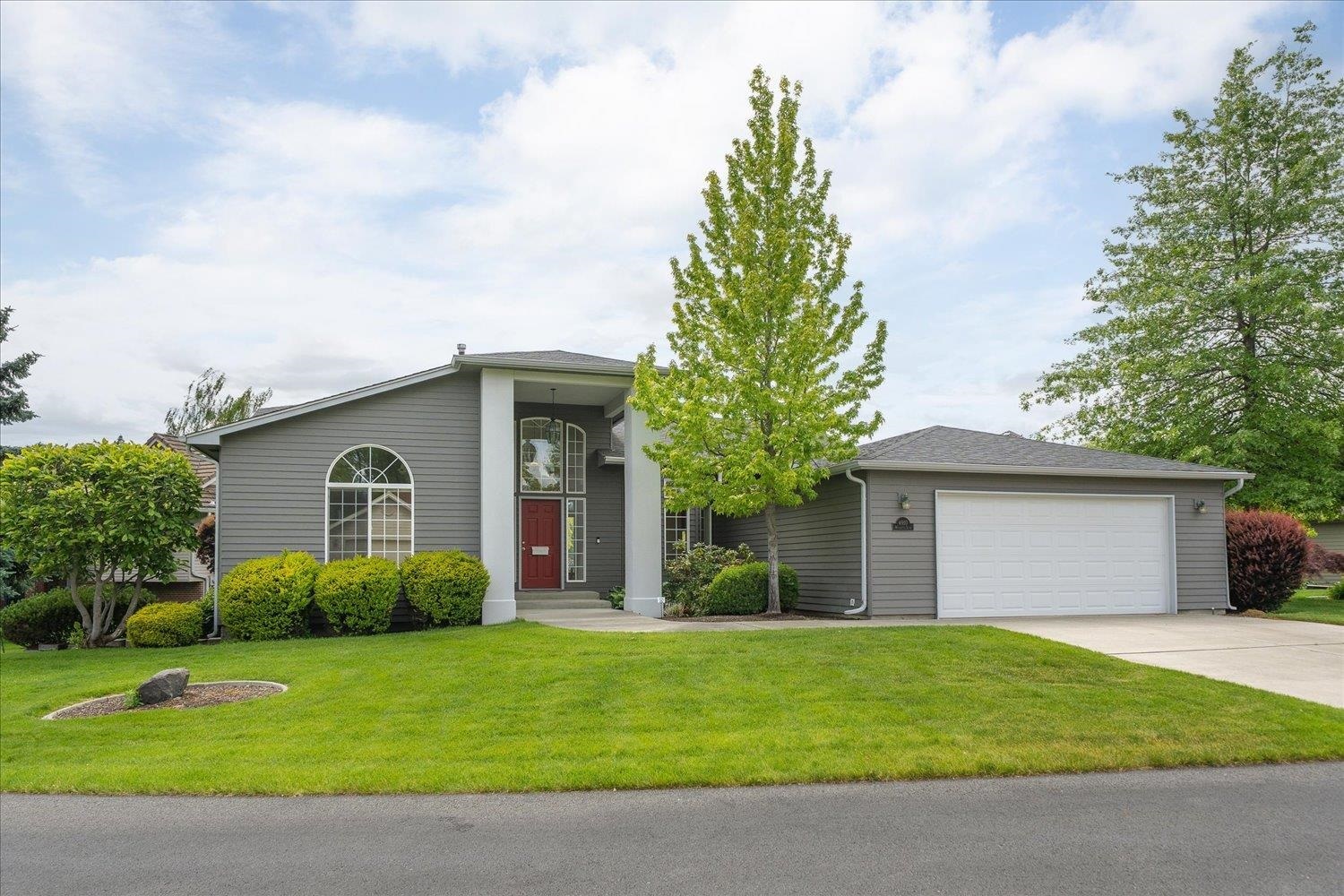 Property Photo: 4910 S Woodfield Ln WA 99223