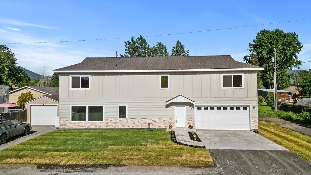 Property Photo: 101 S West St 915 W Main WA 99109