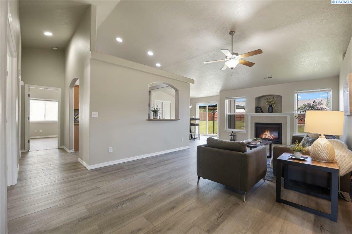 Property Photo: 426 S Penn St WA 99336
