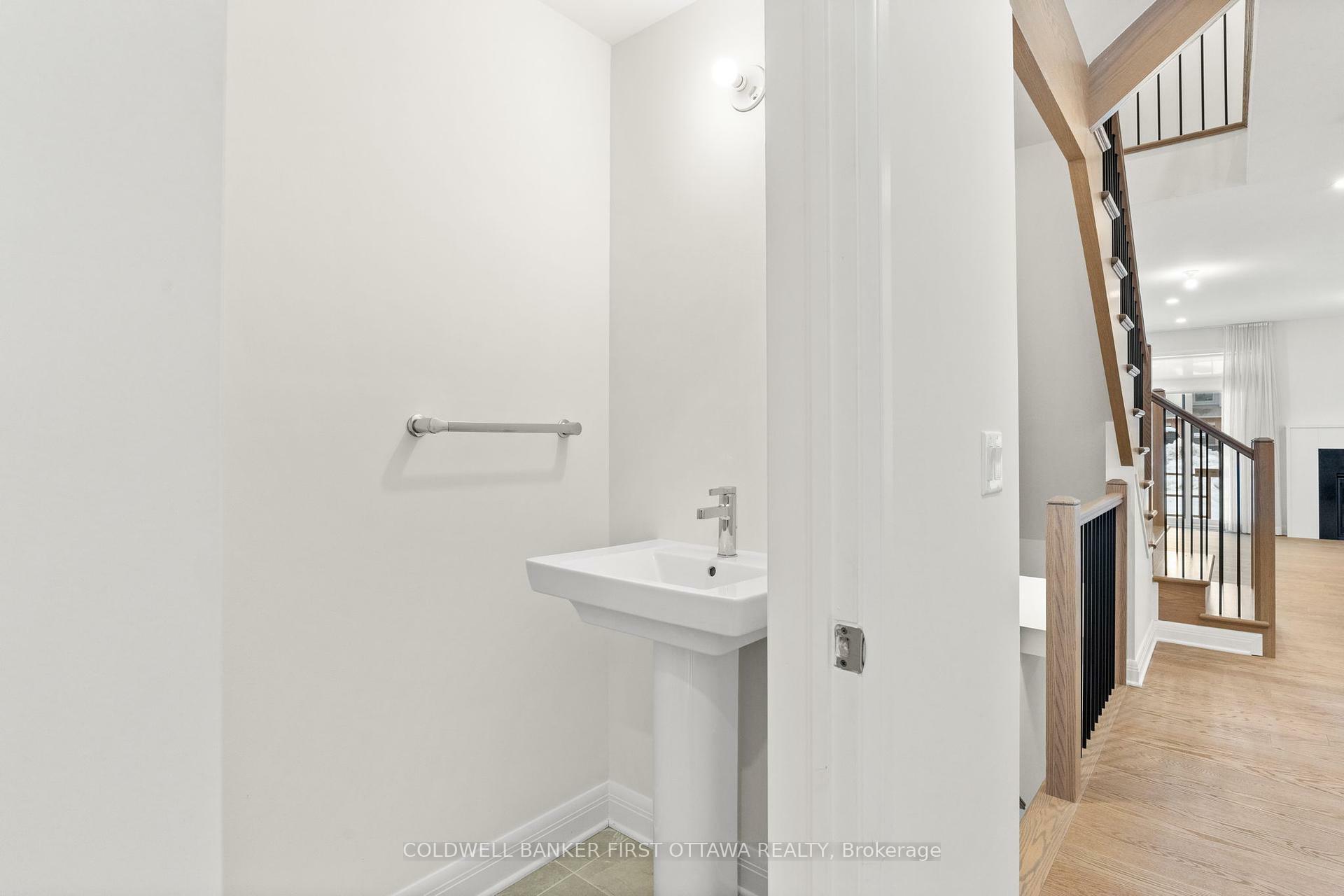 Property Photo: 1322 Whitlow Grass Way ON K2W 0N5
