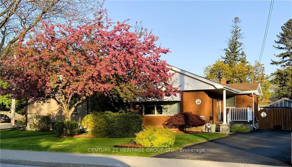 Property Photo: 54 Sherwood Rise ON L8T 1N8