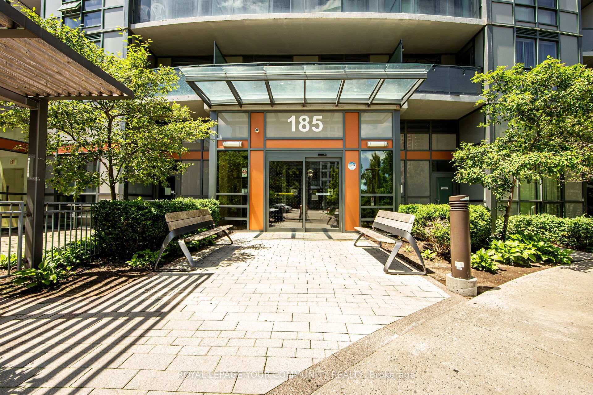 Property Photo: 185 Bonis Avenue 802 ON M1T 0A4