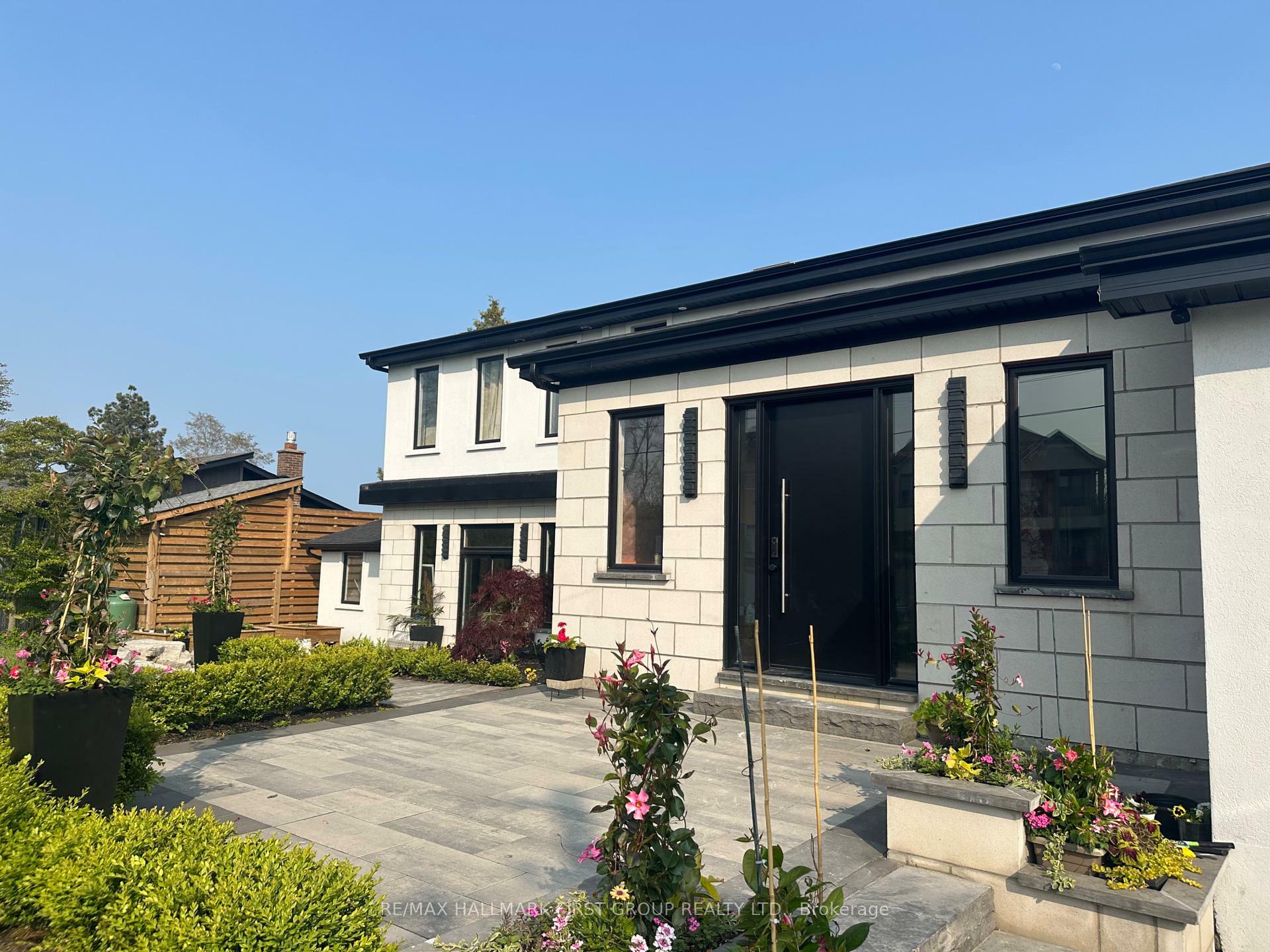 Property Photo:  52 Ontoro Boulevard  ON L1Z 1X6 