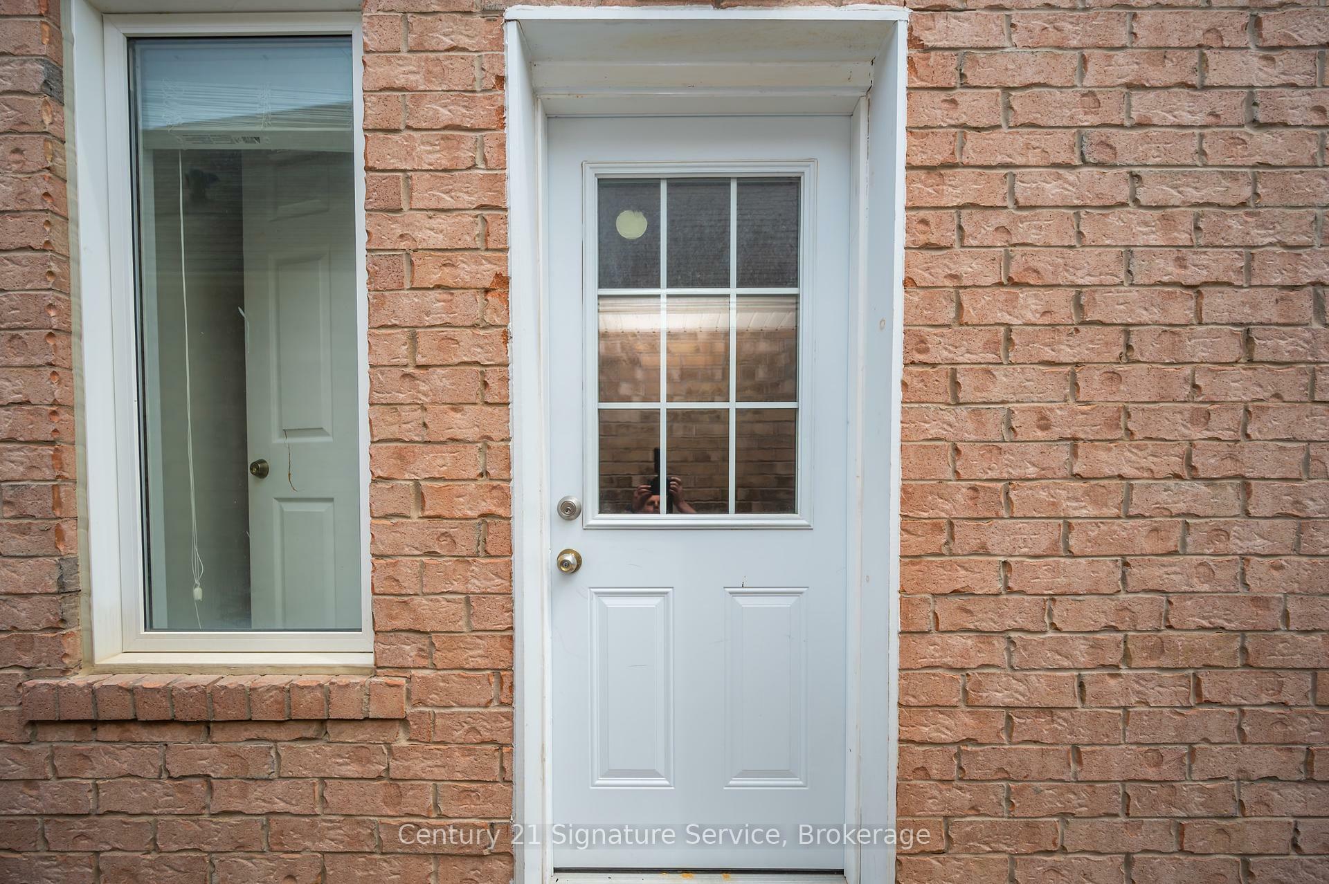 Photo de la propriété: 27 Mooney Trail Basement ON L9R 0J4