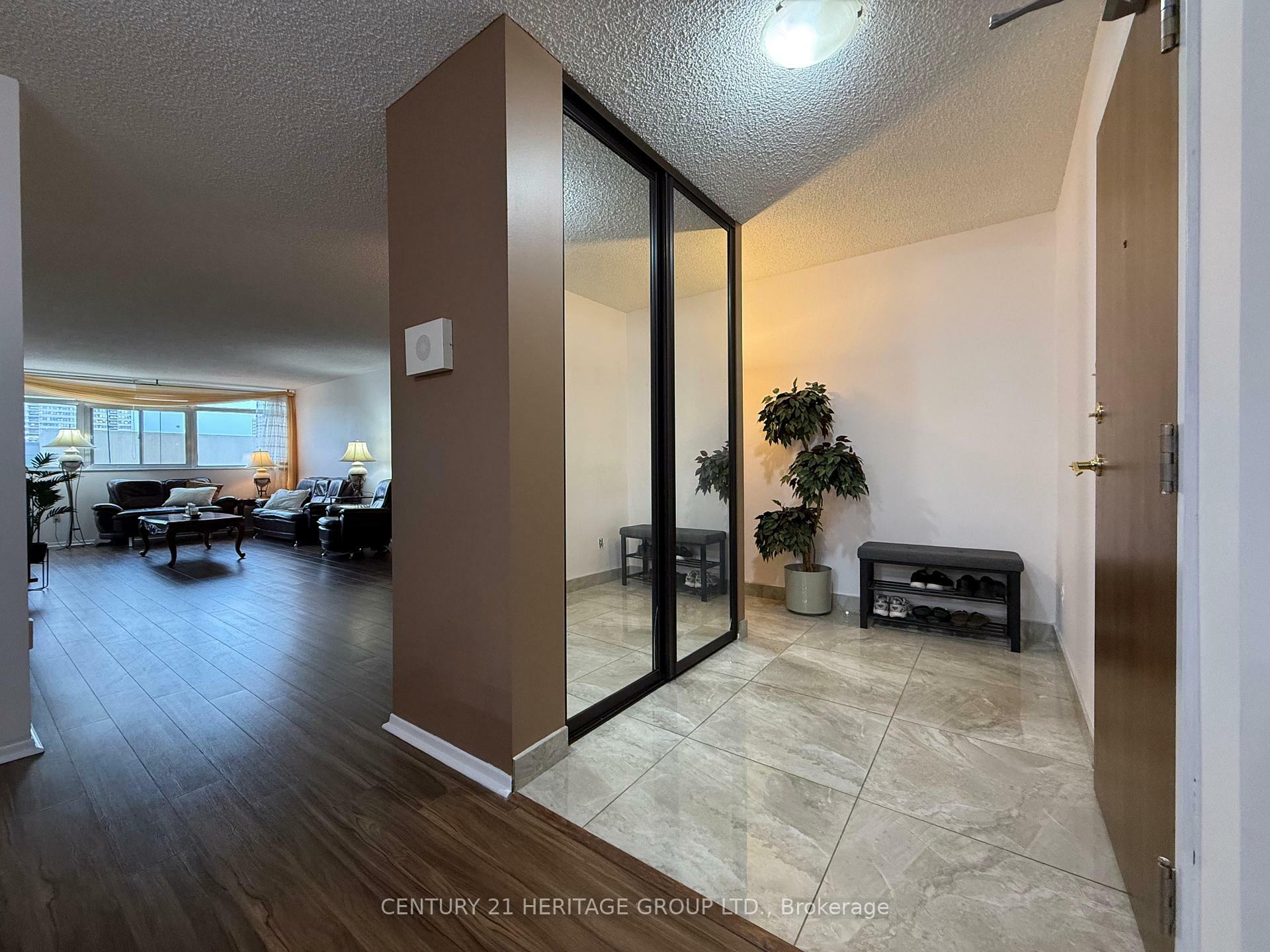 Property Photo: 3151 Bridle Town Circle 405 ON M1W 2T1