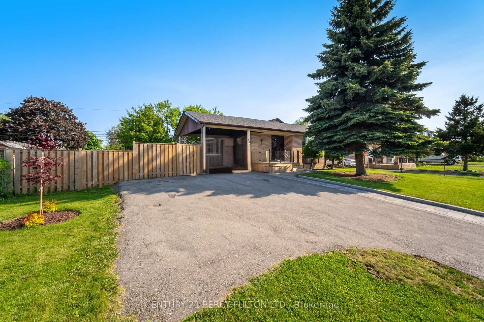 761 Krosno Boulevard  Pickering ON L1W 1G5 photo