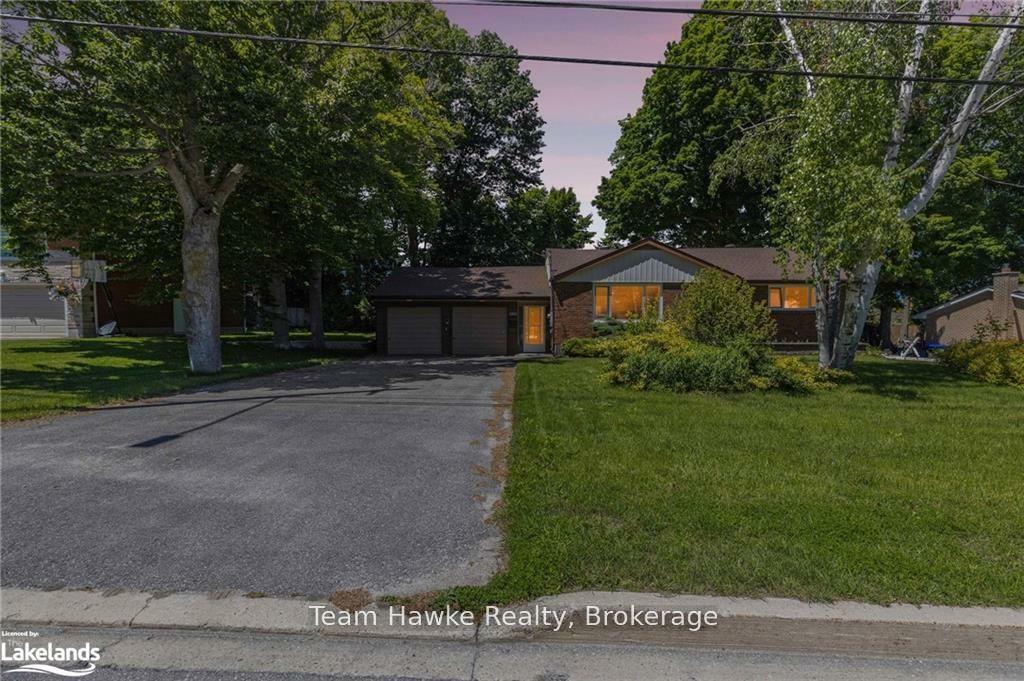 Property Photo: 1002 Hugel Avenue ON L4R 1Y1